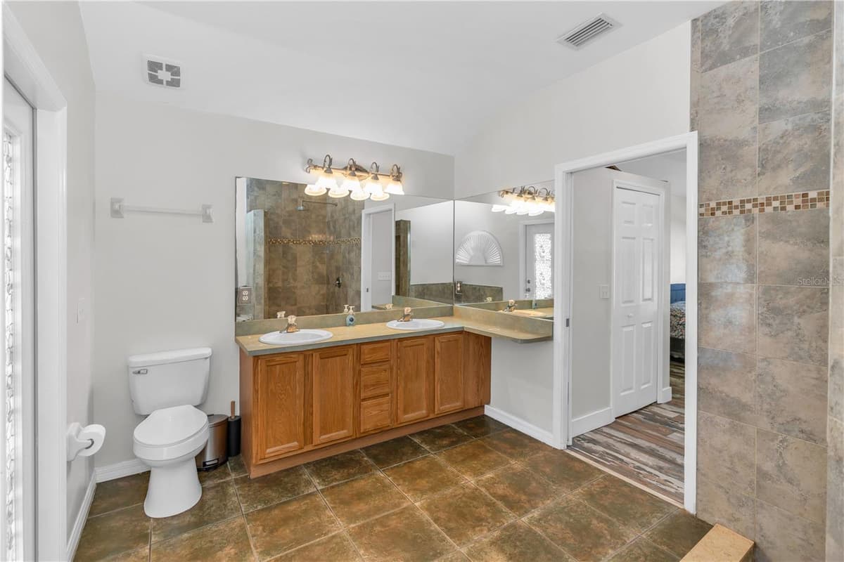1005 WHISPRING CREEK WAY — photo 15 of 42