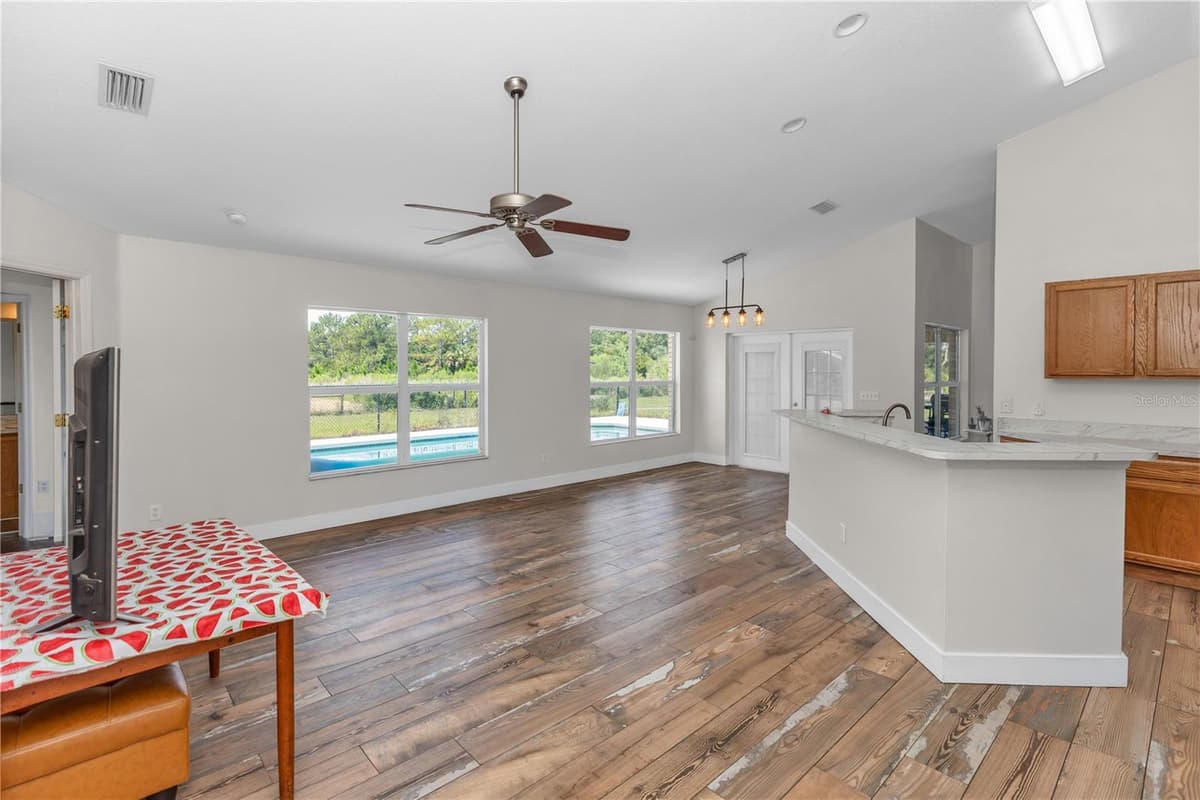 1005 WHISPRING CREEK WAY — photo 6 of 42