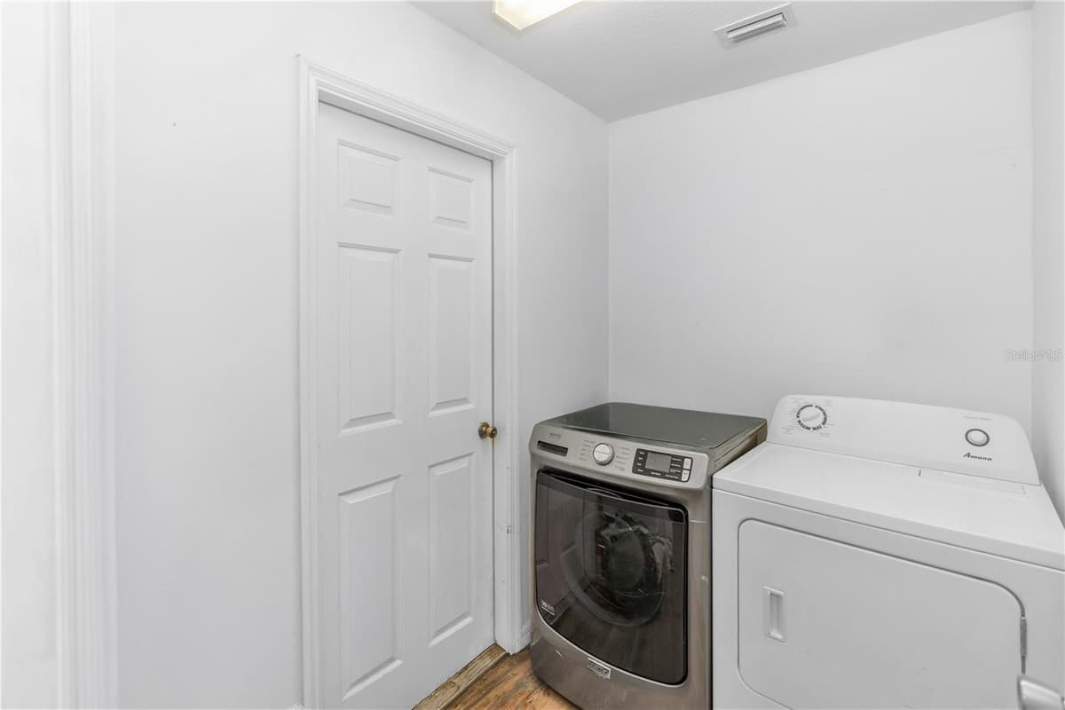 1005 WHISPRING CREEK WAY — photo 40 of 42