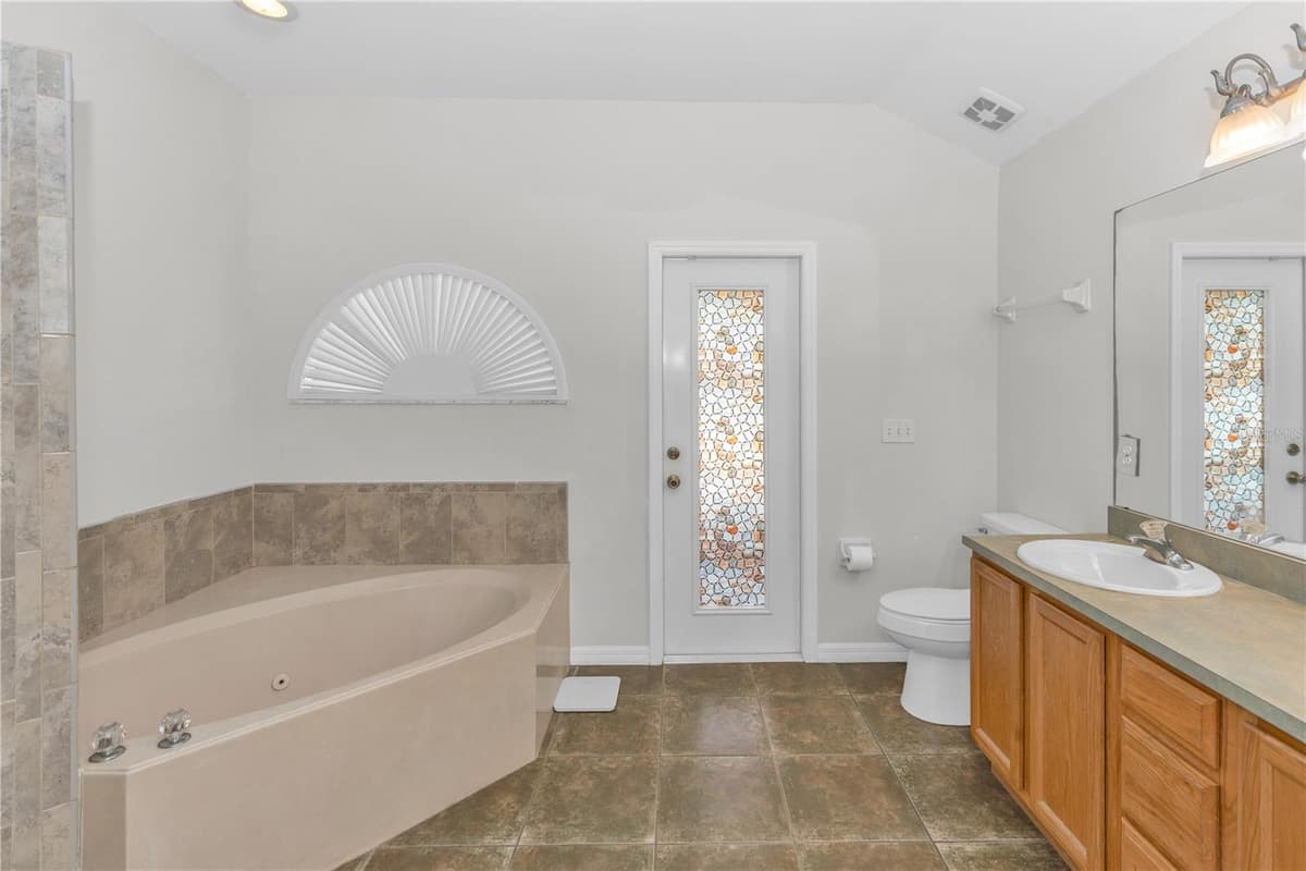 1005 WHISPRING CREEK WAY — photo 14 of 42