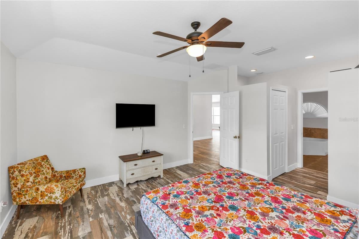 1005 WHISPRING CREEK WAY — photo 12 of 42