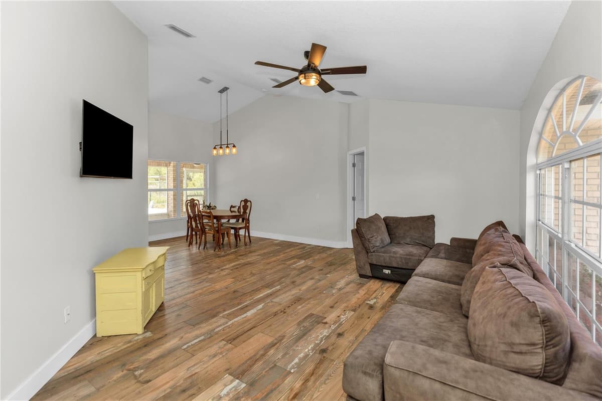 1005 WHISPRING CREEK WAY — photo 8 of 42