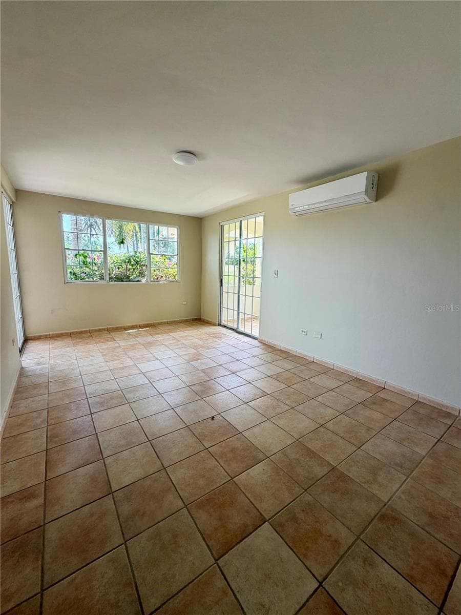 968 COSTA DORADA — photo 8 of 11
