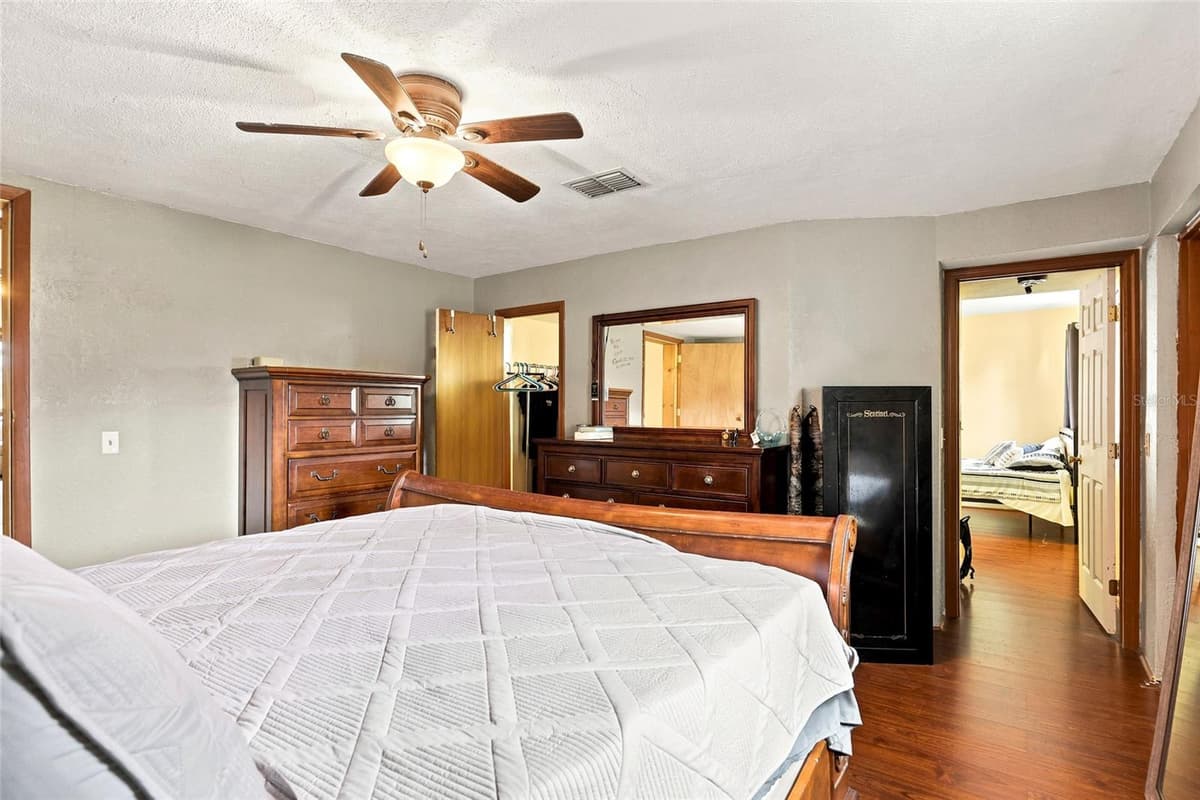 1518 DICKENS ROAD — photo 15 of 50
