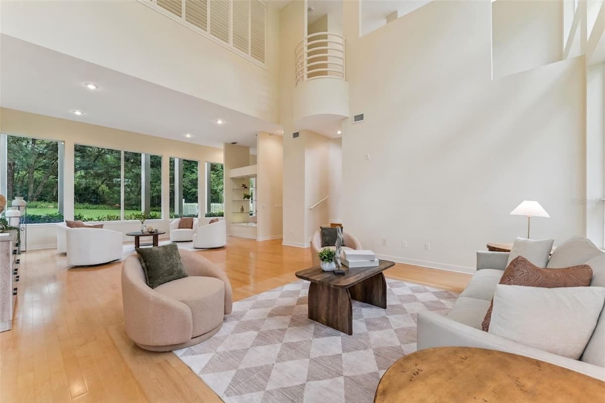 632 CLUB CIRCLE — photo 10 of 49