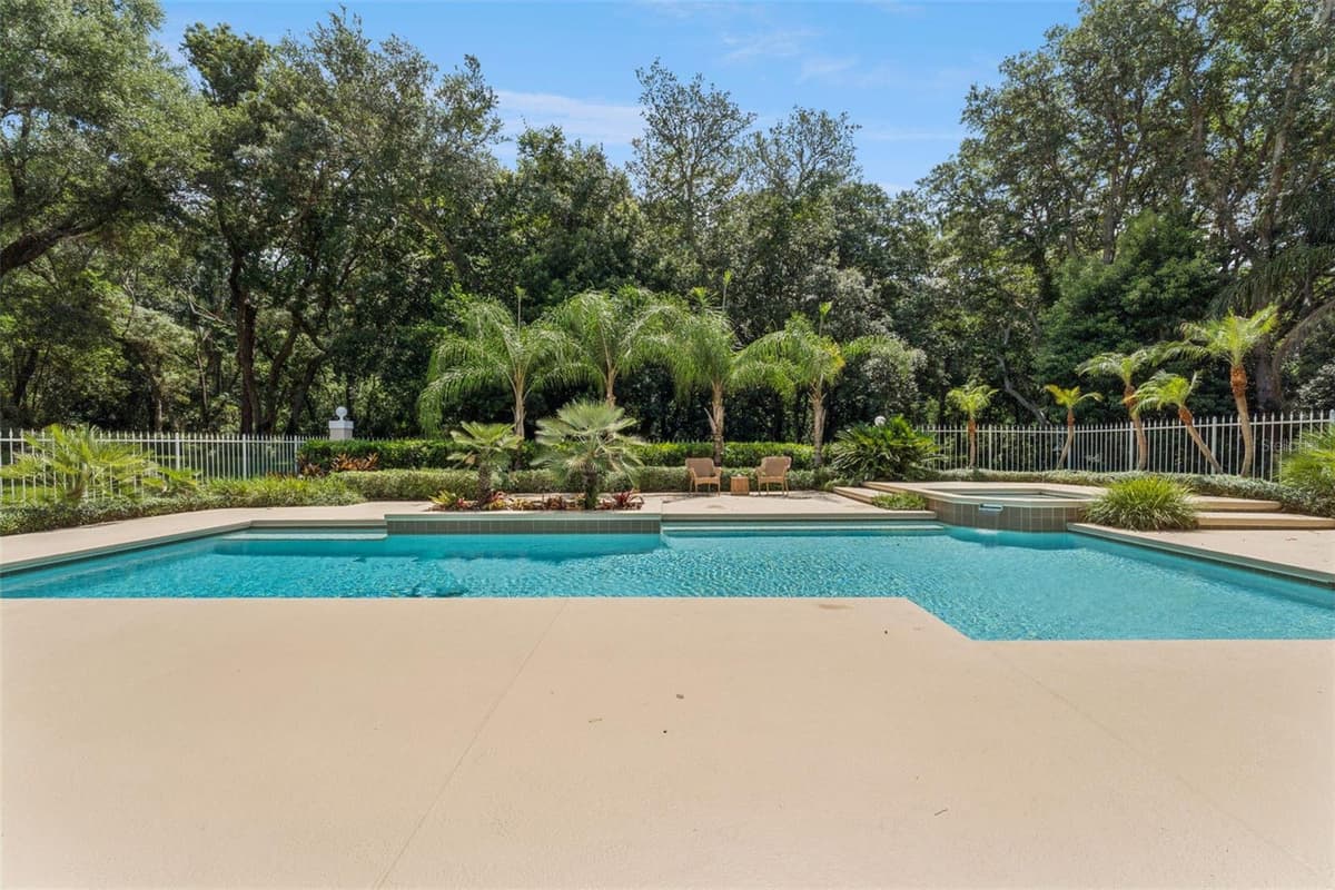 632 CLUB CIRCLE — photo 4 of 49