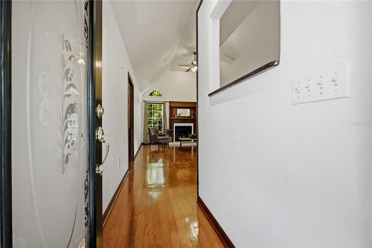 10709 31ST PLACE — photo 10 of 65