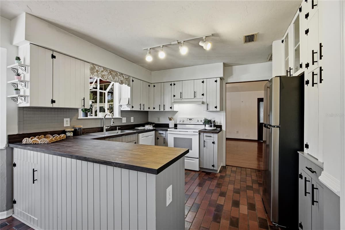 10709 31ST PLACE — photo 26 of 65