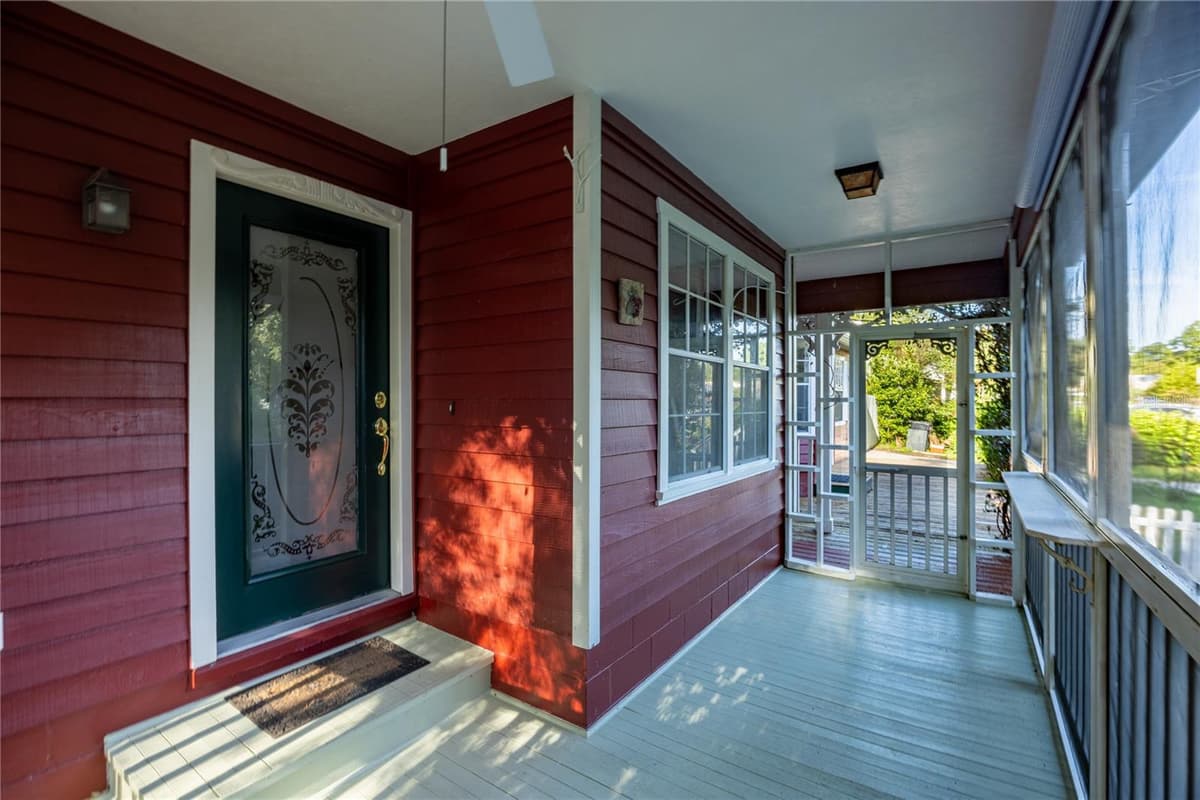 10709 31ST PLACE — photo 9 of 65