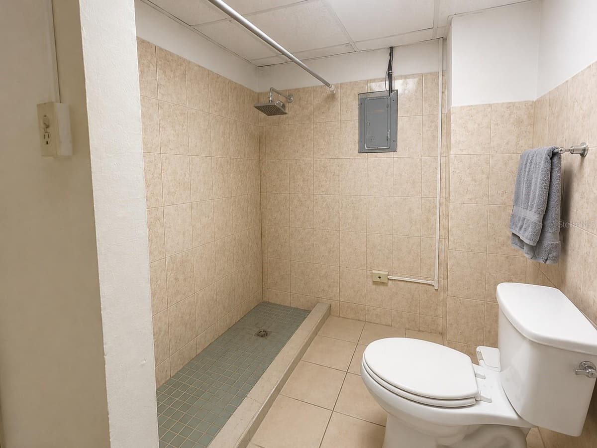 1716 SAN ALFONSO — photo 3 of 20