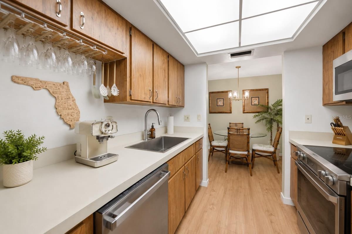 22375 EDGEWATER DRIVE — photo 8 of 24