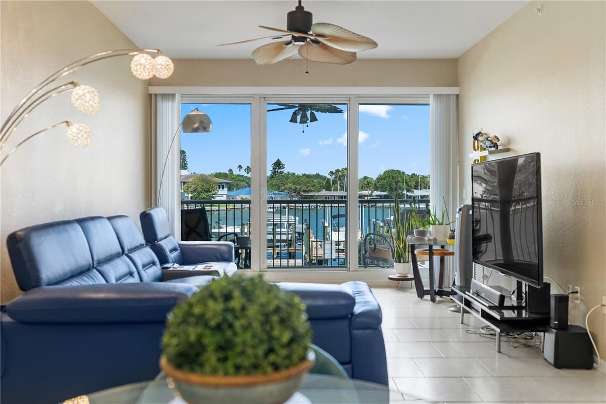 3805 GULF BOULEVARD — photo 10 of 41