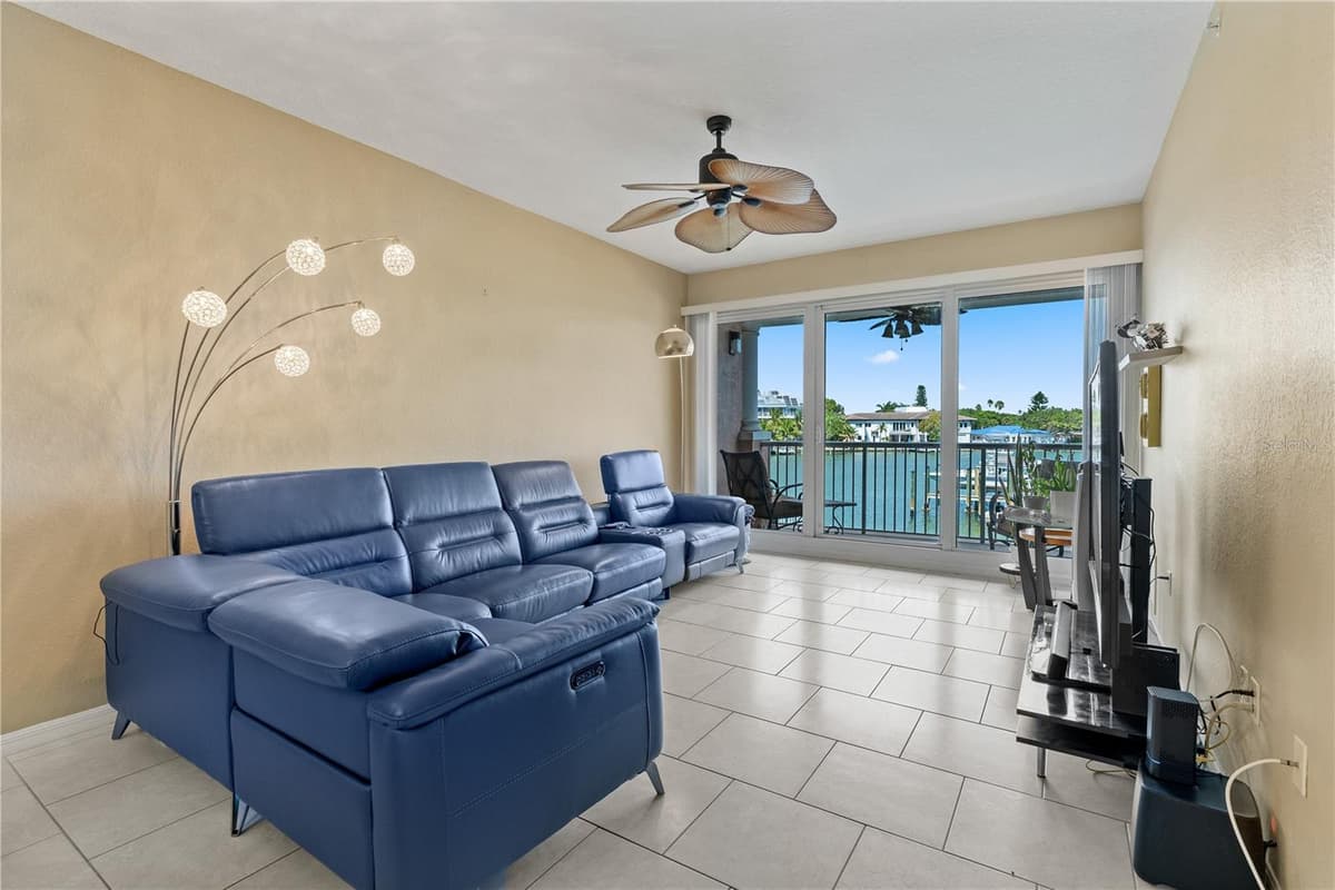3805 GULF BOULEVARD — photo 7 of 41