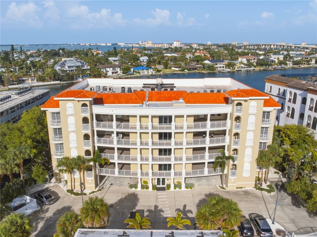 3805 GULF BOULEVARD — photo 2 of 41