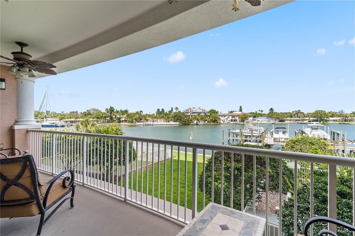 3805 GULF BOULEVARD — photo 14 of 41