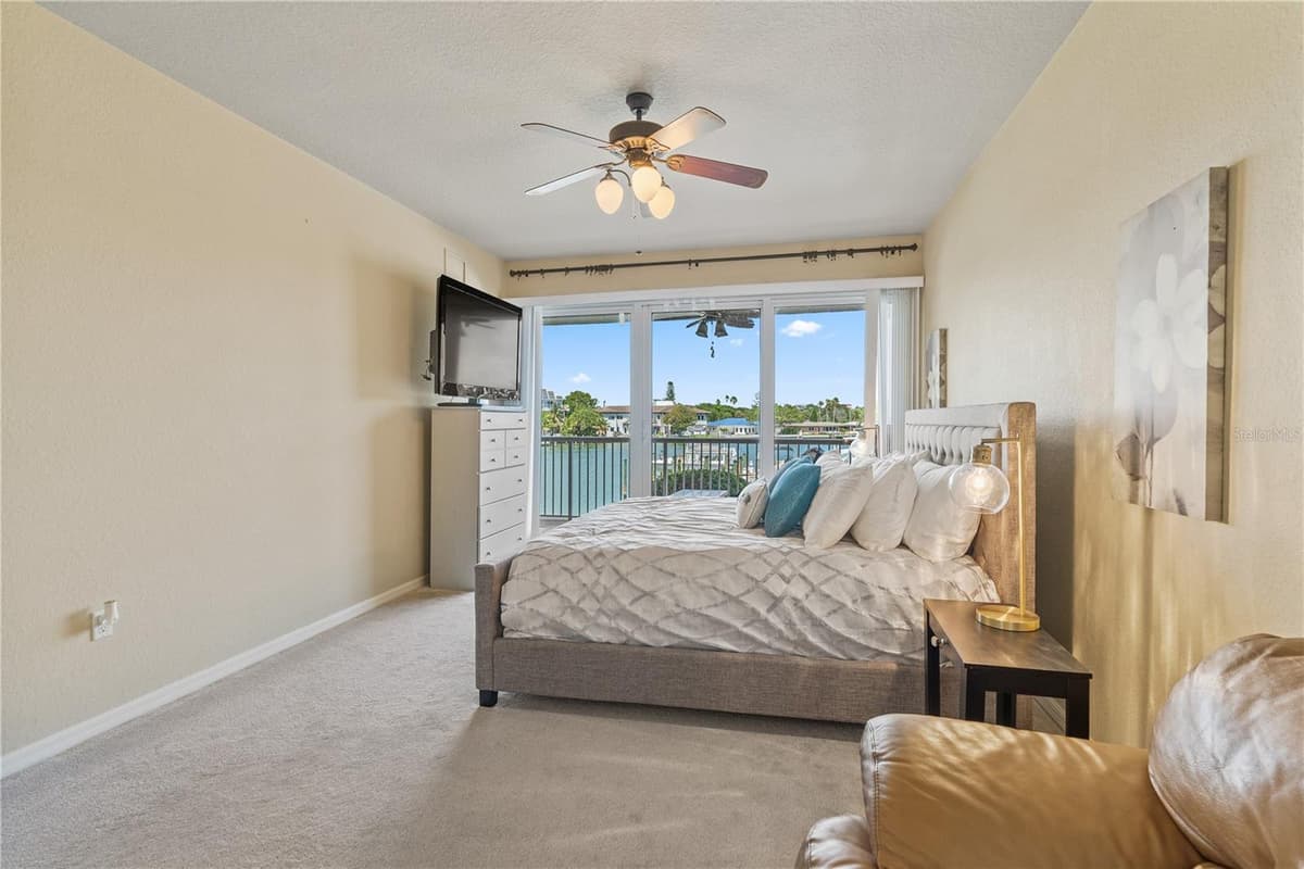 3805 GULF BOULEVARD — photo 20 of 41