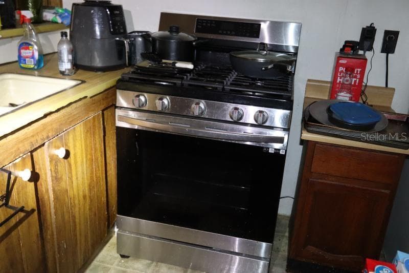 3409 WHITEHALL STREET — photo 5 of 9