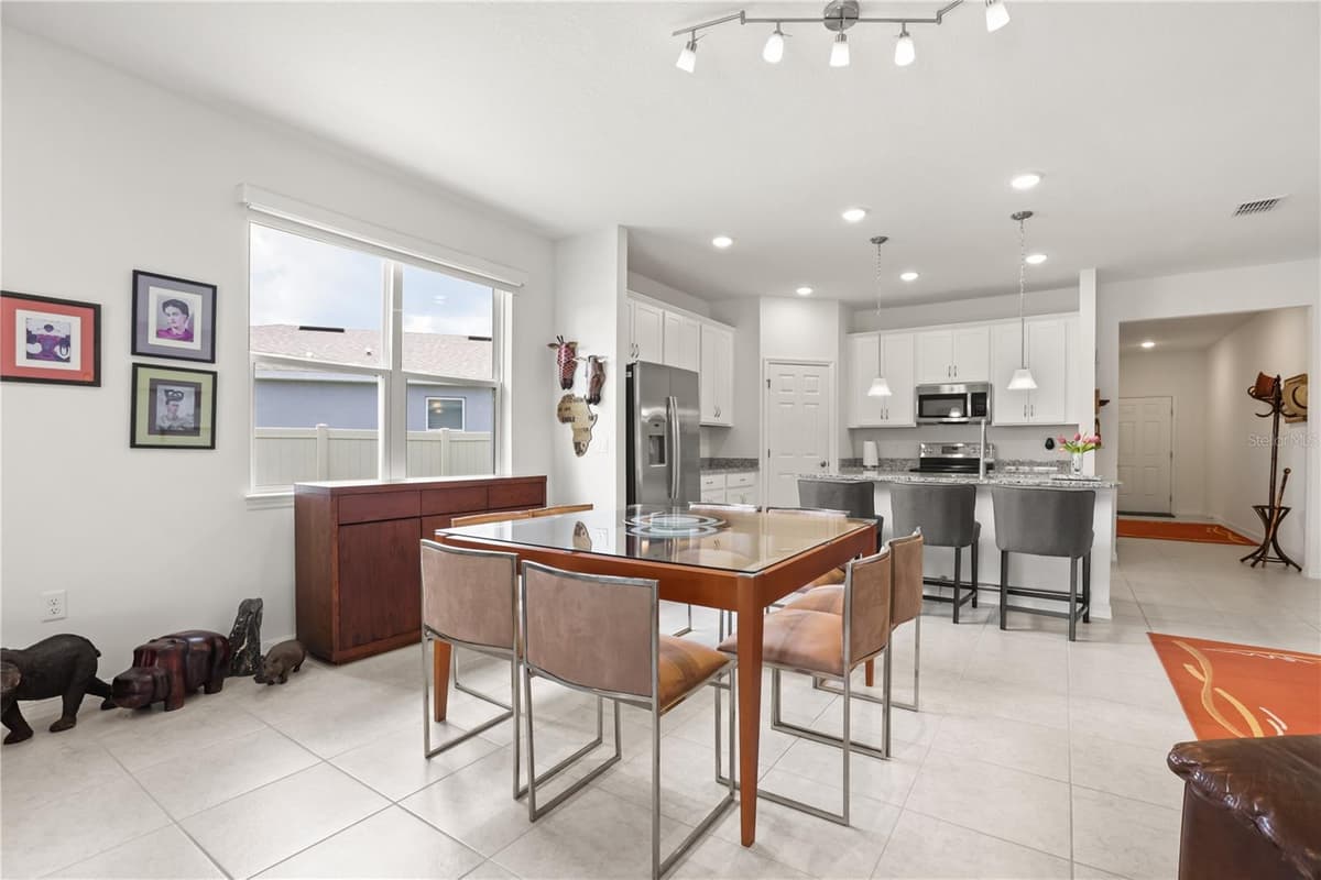 1580 BLUE LAGOON CIRCLE — photo 10 of 40