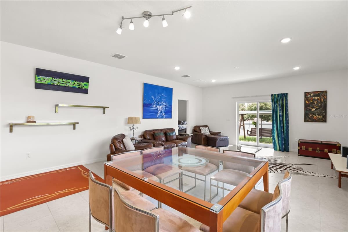 1580 BLUE LAGOON CIRCLE — photo 11 of 40