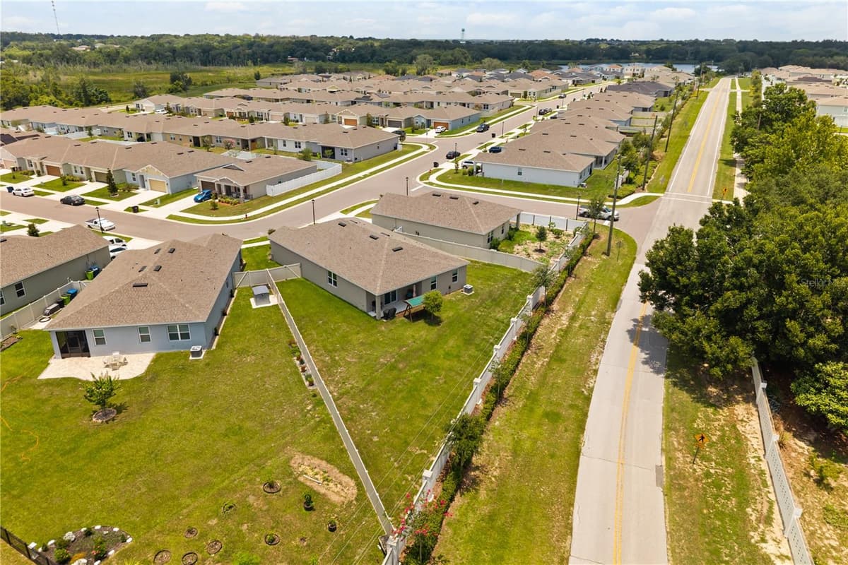 1580 BLUE LAGOON CIRCLE — photo 40 of 40
