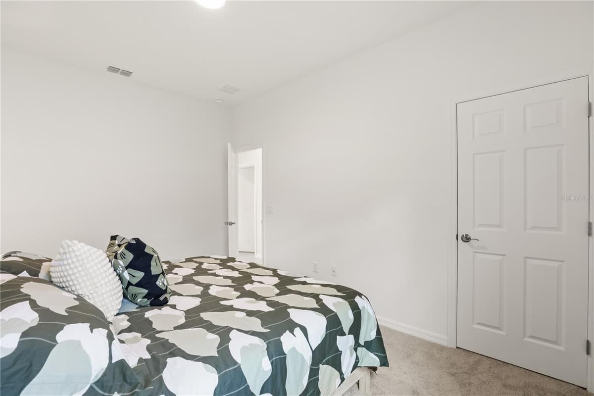 1580 BLUE LAGOON CIRCLE — photo 27 of 40