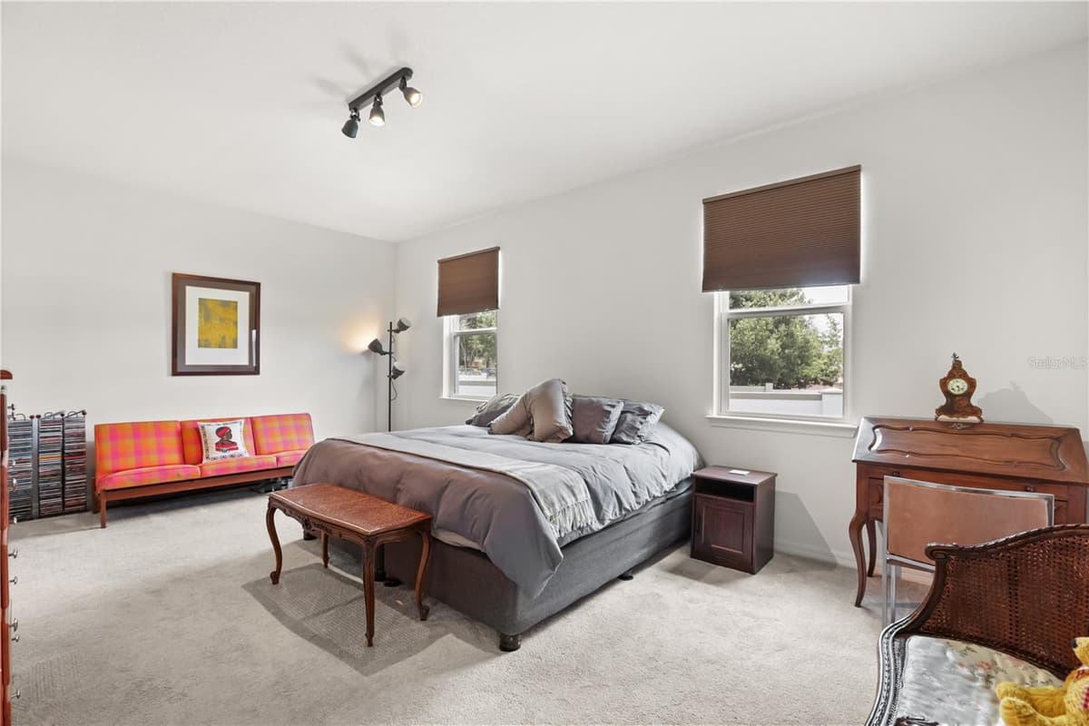 1580 BLUE LAGOON CIRCLE — photo 19 of 40
