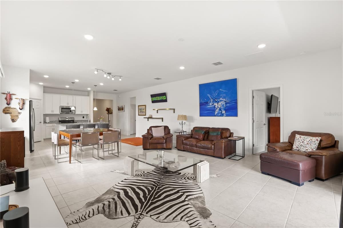 1580 BLUE LAGOON CIRCLE — photo 6 of 40