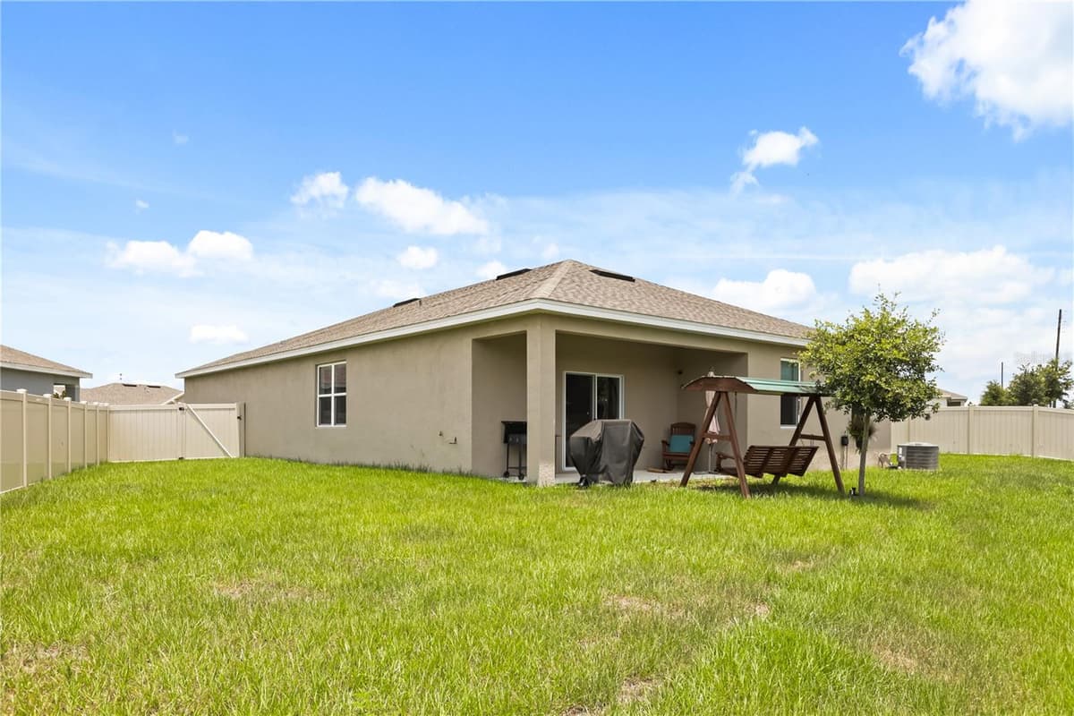 1580 BLUE LAGOON CIRCLE — photo 33 of 40