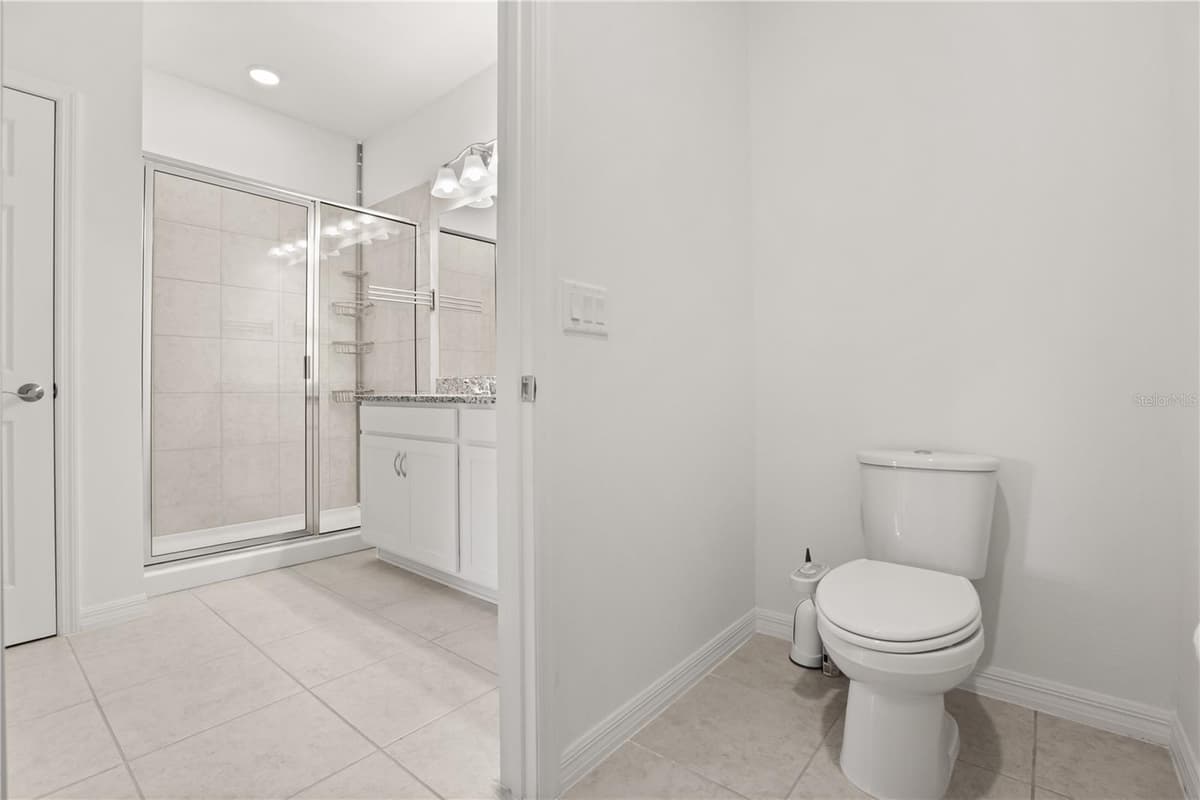 1580 BLUE LAGOON CIRCLE — photo 24 of 40