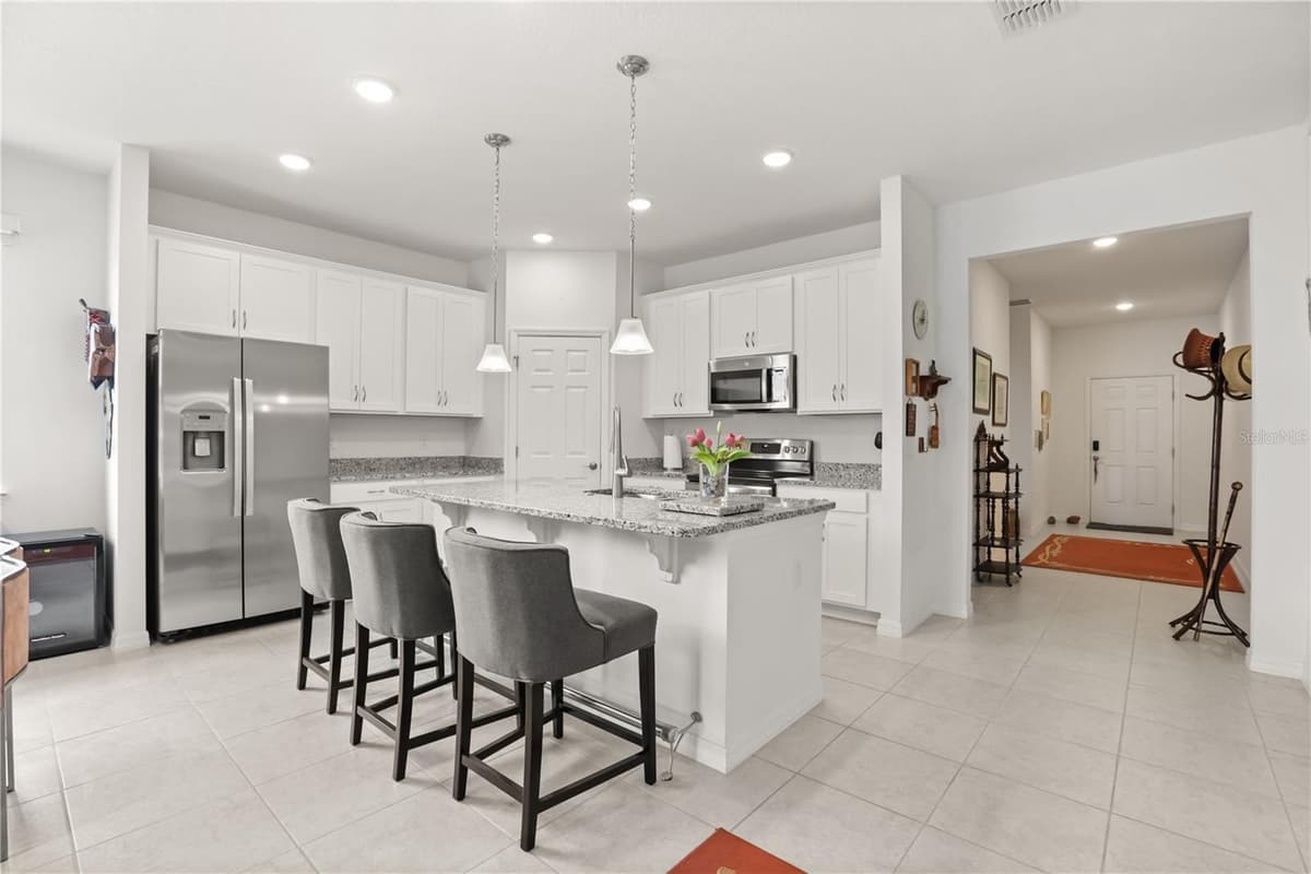 1580 BLUE LAGOON CIRCLE — photo 8 of 40