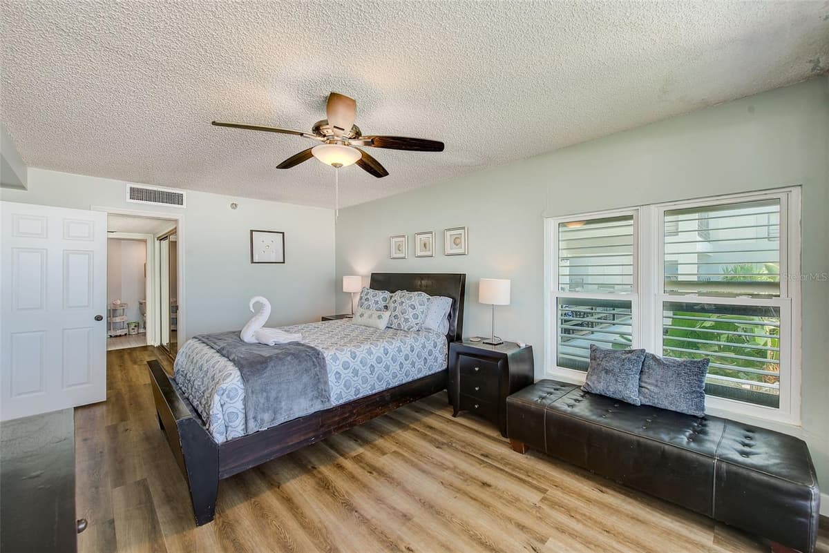 420 GULF BOULEVARD — photo 23 of 56
