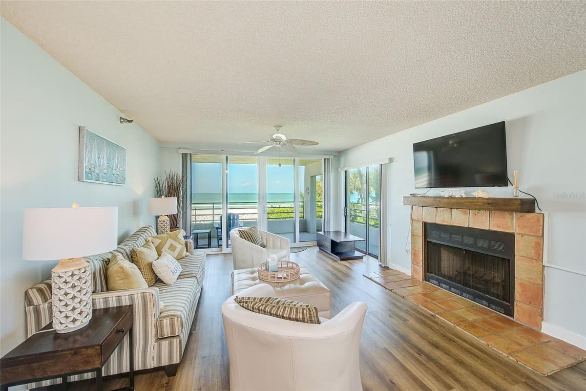 420 GULF BOULEVARD — photo 17 of 56