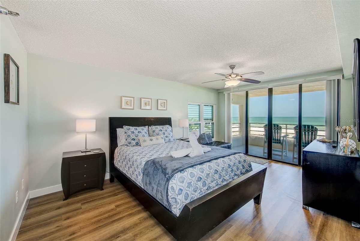 420 GULF BOULEVARD — photo 21 of 56