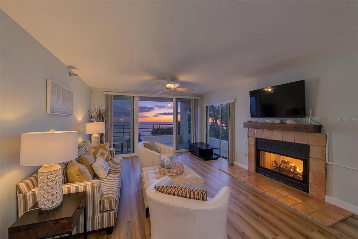 420 GULF BOULEVARD — photo 3 of 56