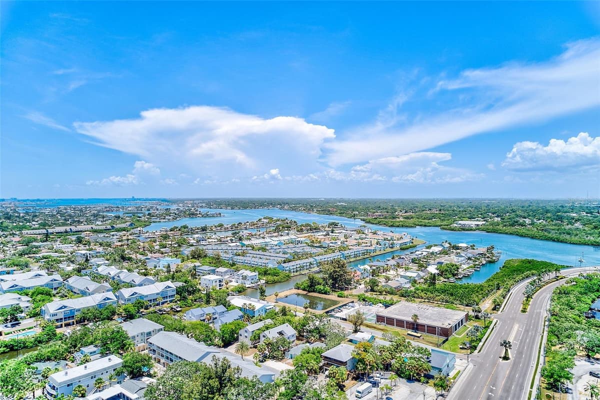 420 GULF BOULEVARD — photo 49 of 56