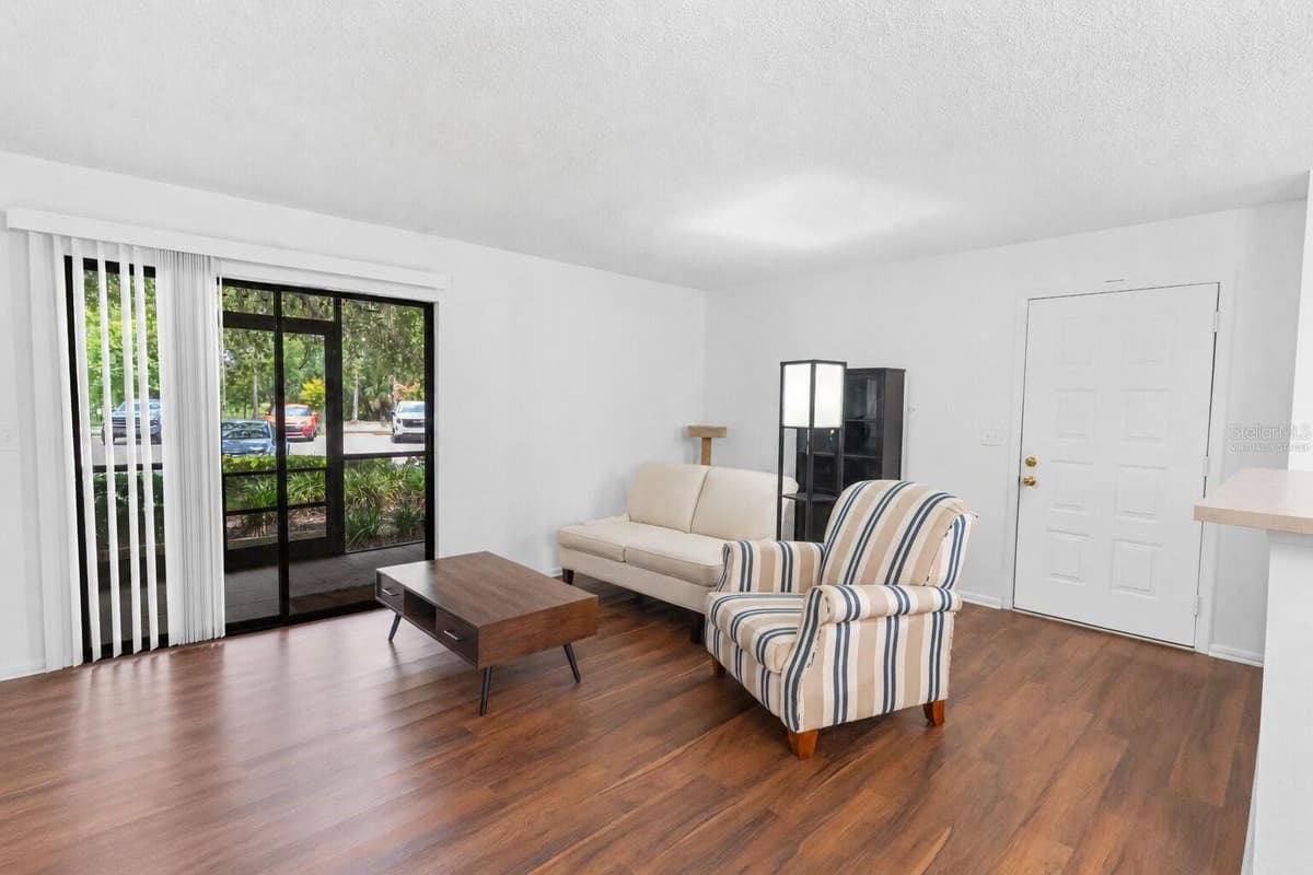 6018 LAKTREE LANE — photo 3 of 22