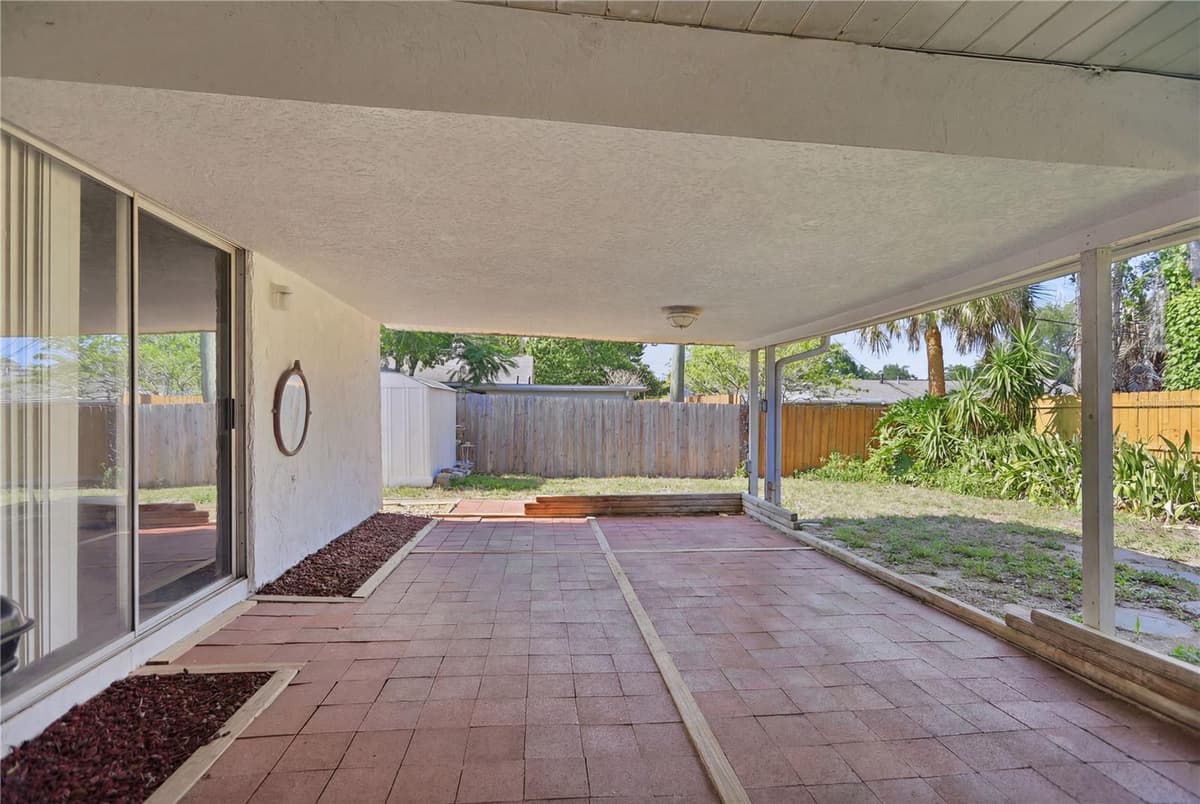 120 VALENCIA ROAD — photo 17 of 21