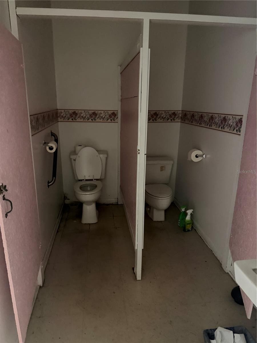 5561 35TH STREET — photo 34 of 41