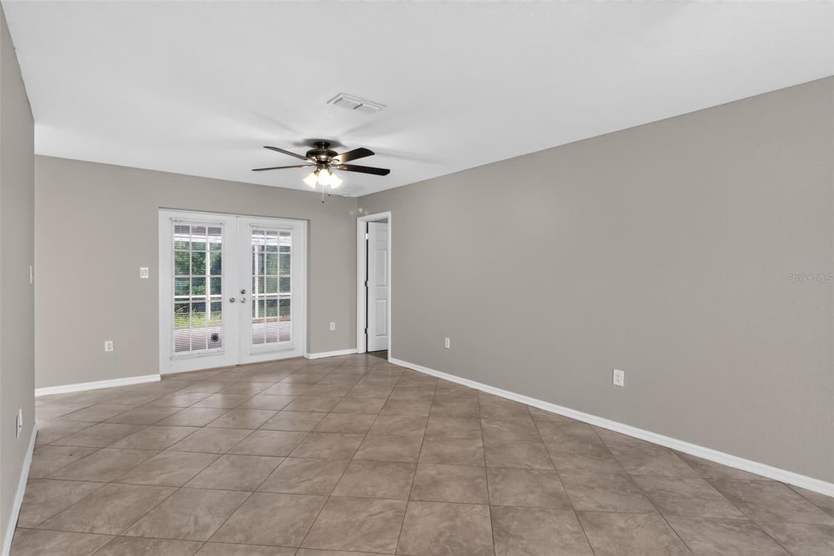9504 VIA SEGOVIA — photo 10 of 22