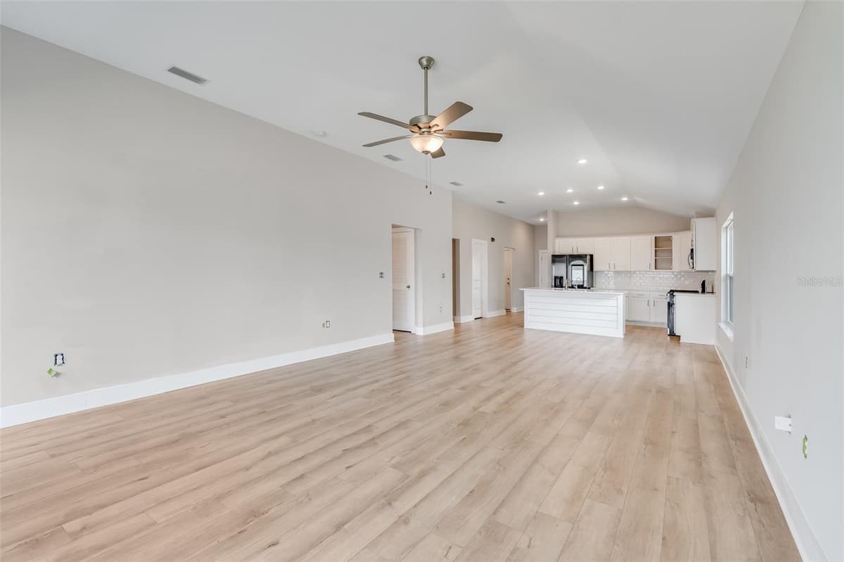 274 BAYOU BEND LANE — photo 14 of 37