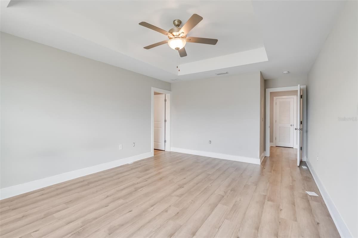 274 BAYOU BEND LANE — photo 11 of 37