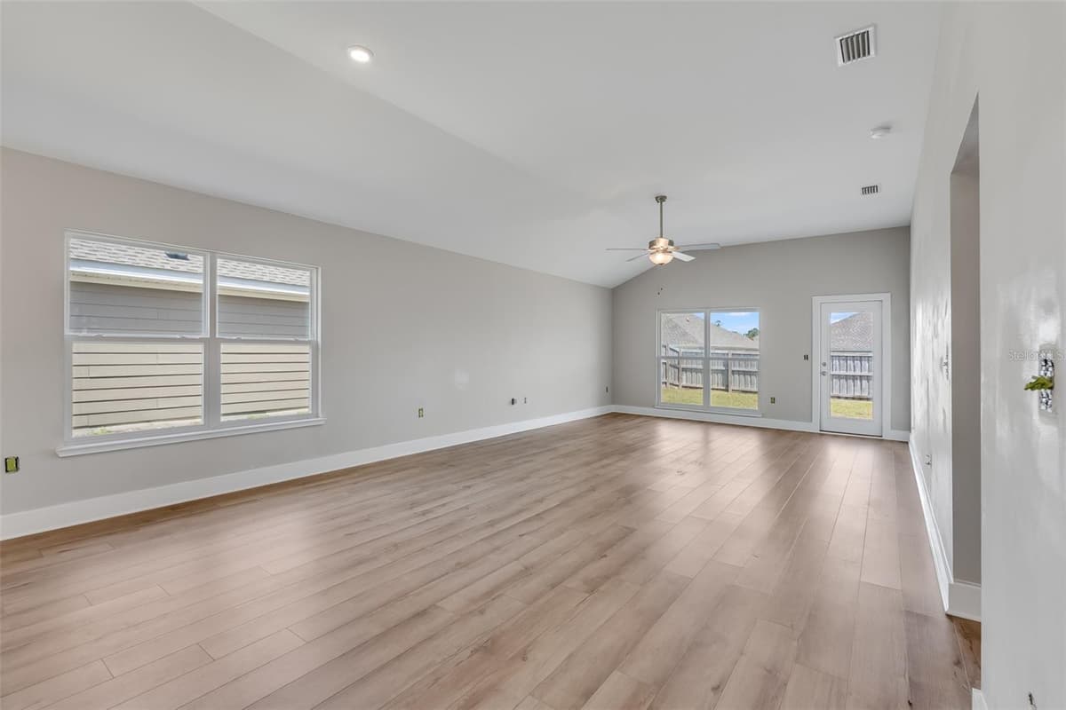 274 BAYOU BEND LANE — photo 12 of 37