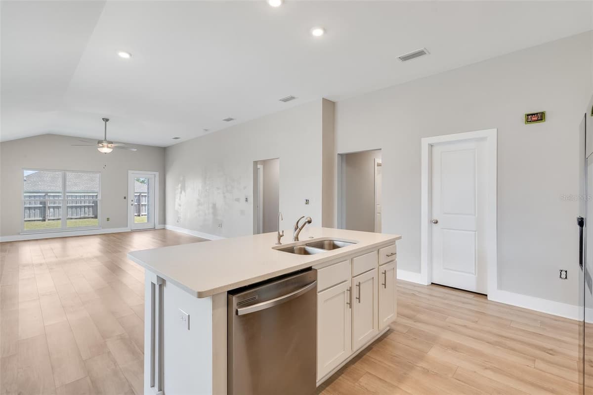274 BAYOU BEND LANE — photo 18 of 37