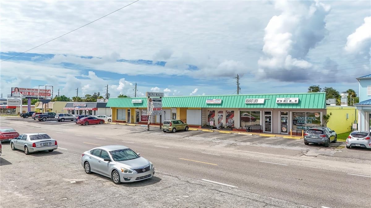 3231 TAMIAMI TRAIL — photo 9 of 10