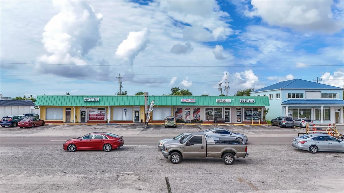 3231 TAMIAMI TRAIL — photo 8 of 10