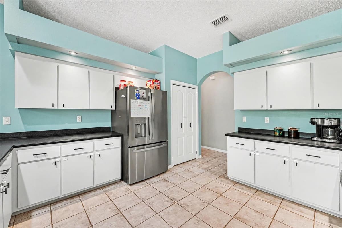 10724 PATRICK AVE — photo 6 of 27