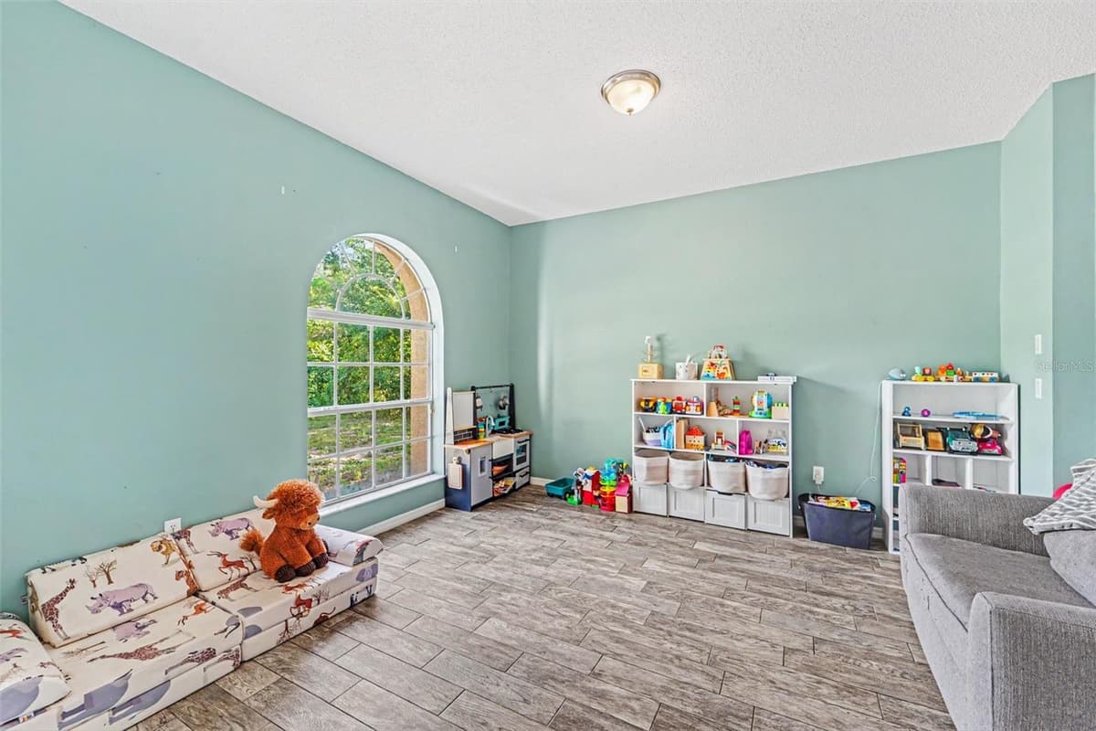 10724 PATRICK AVE — photo 13 of 27