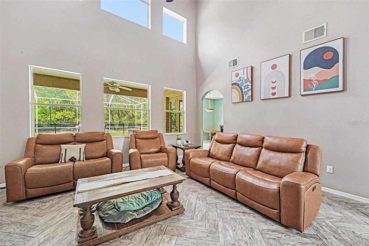 10724 PATRICK AVE — photo 4 of 27