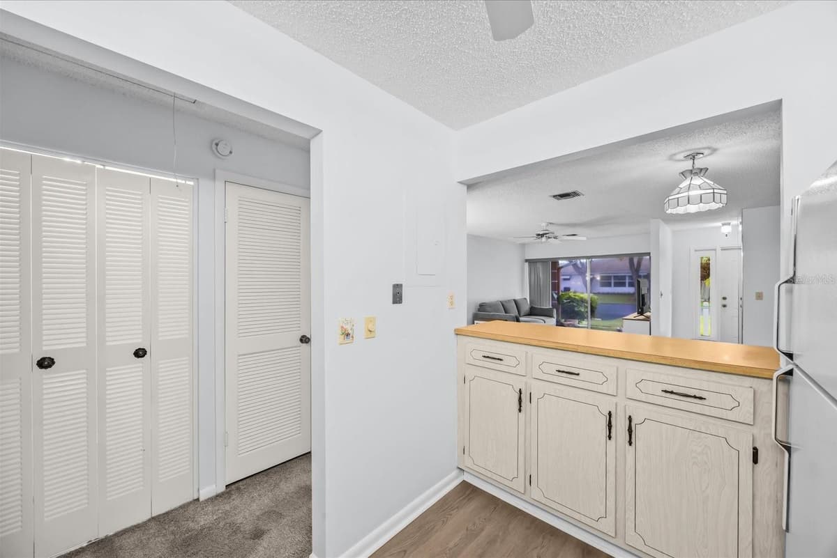 127 LAKES END DRIVE — photo 17 of 44