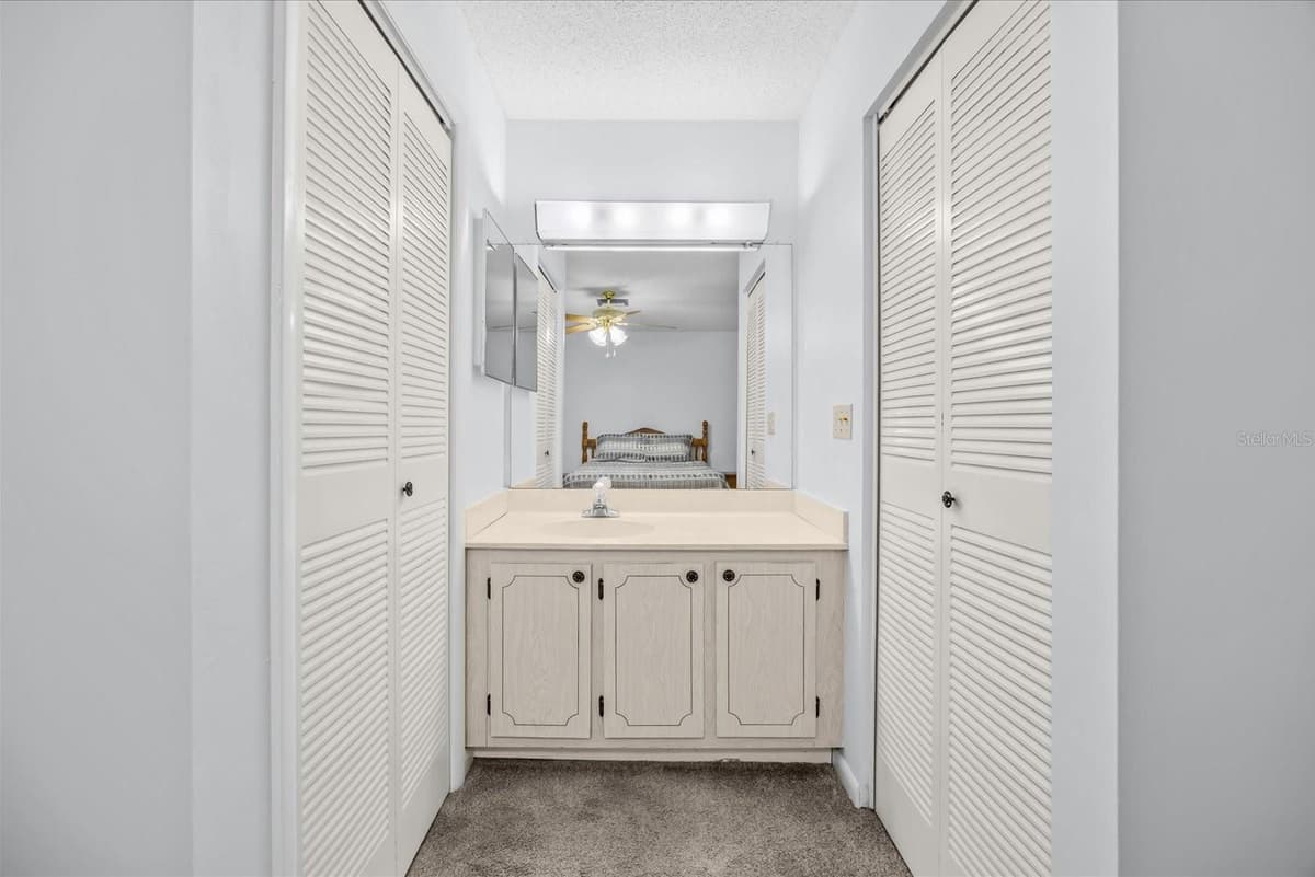 127 LAKES END DRIVE — photo 18 of 44